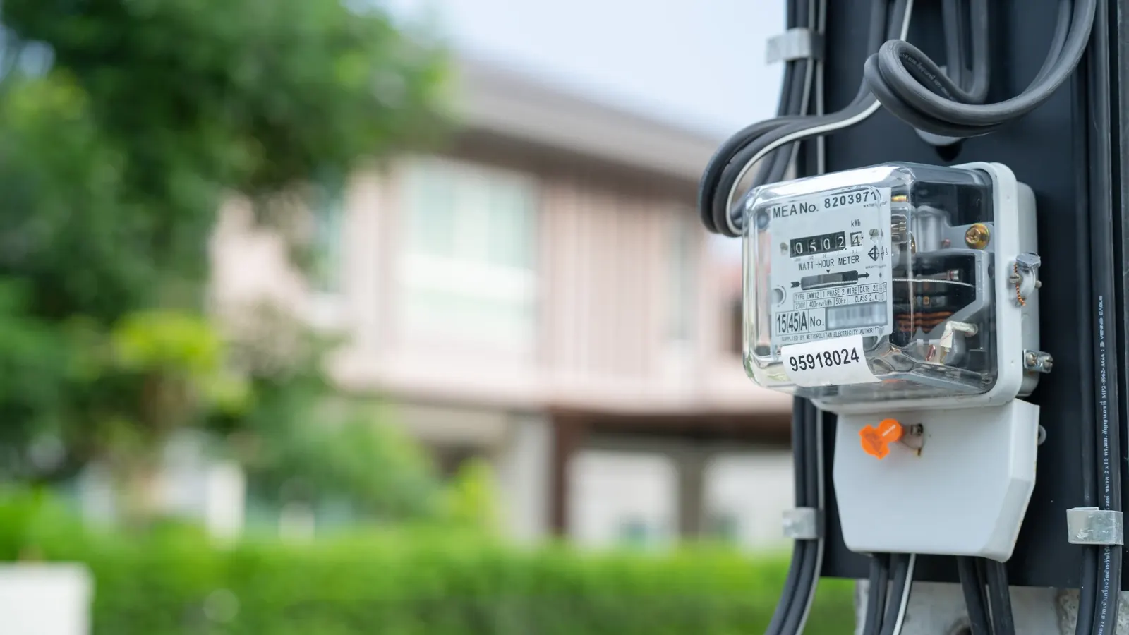 Contador de eletricidade exterior de uma moradia